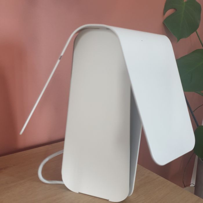 Norann copenhagen Lampka nocna stołowa metal biała