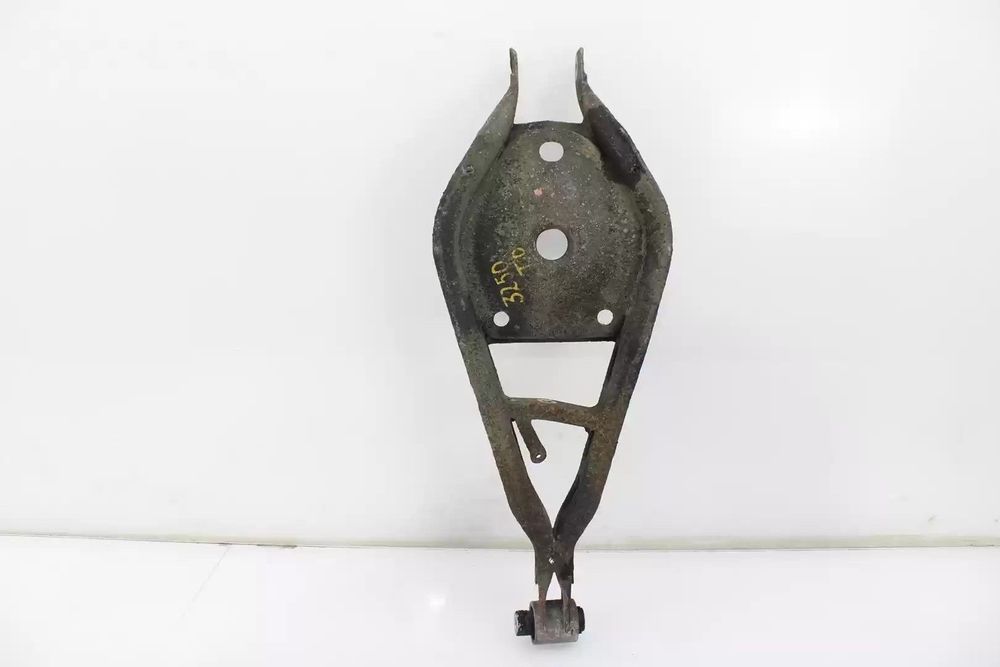 BRAÇO SUSPENSÃO INFERIOR TRASEIRO DIREITO BMW X3 2006 -