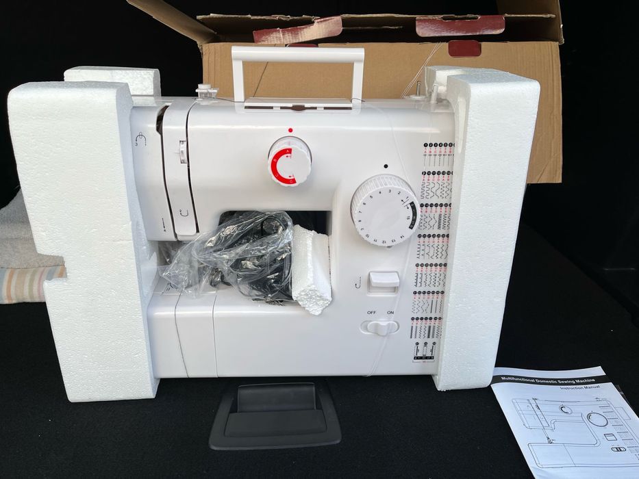 Vendo máquina de costura NOVA