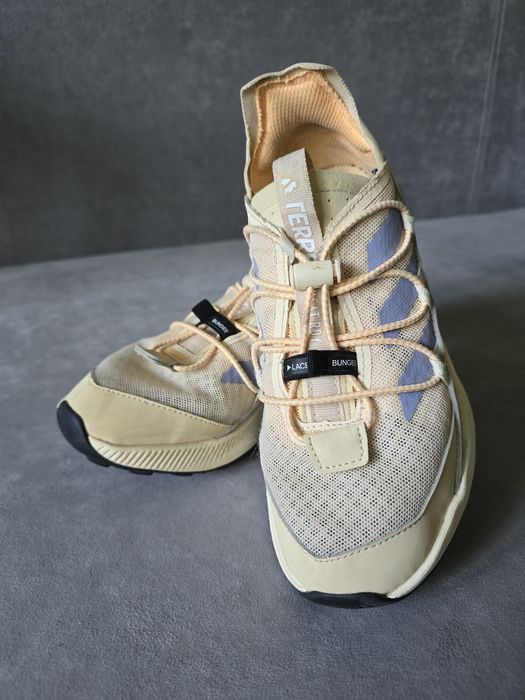 Кросівки adidas розмір 35