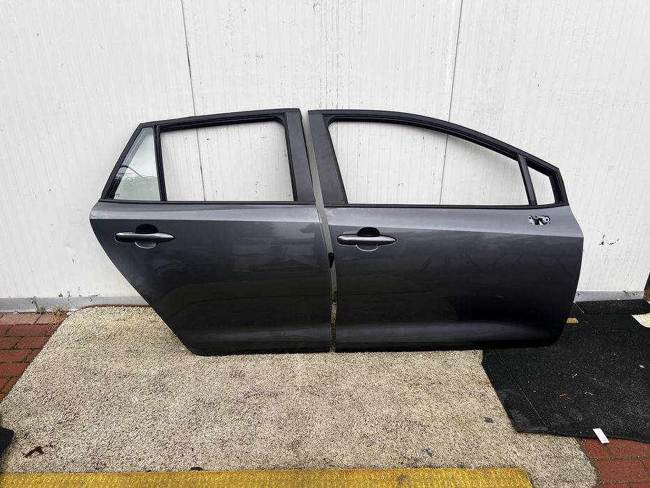 Drzwi Corolla E21, Kompletne w kolor 1G3 kombi