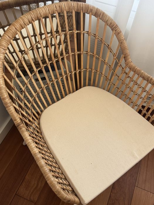 Cadeira ikea com almofada