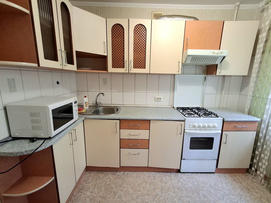 Подобово 2км. в центрі, бульв.Шевченка/вул. Небесної Сотні