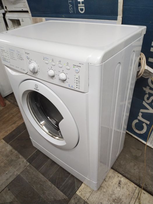Пральна, стиральная машина Indesit 5кг. 1000 об.