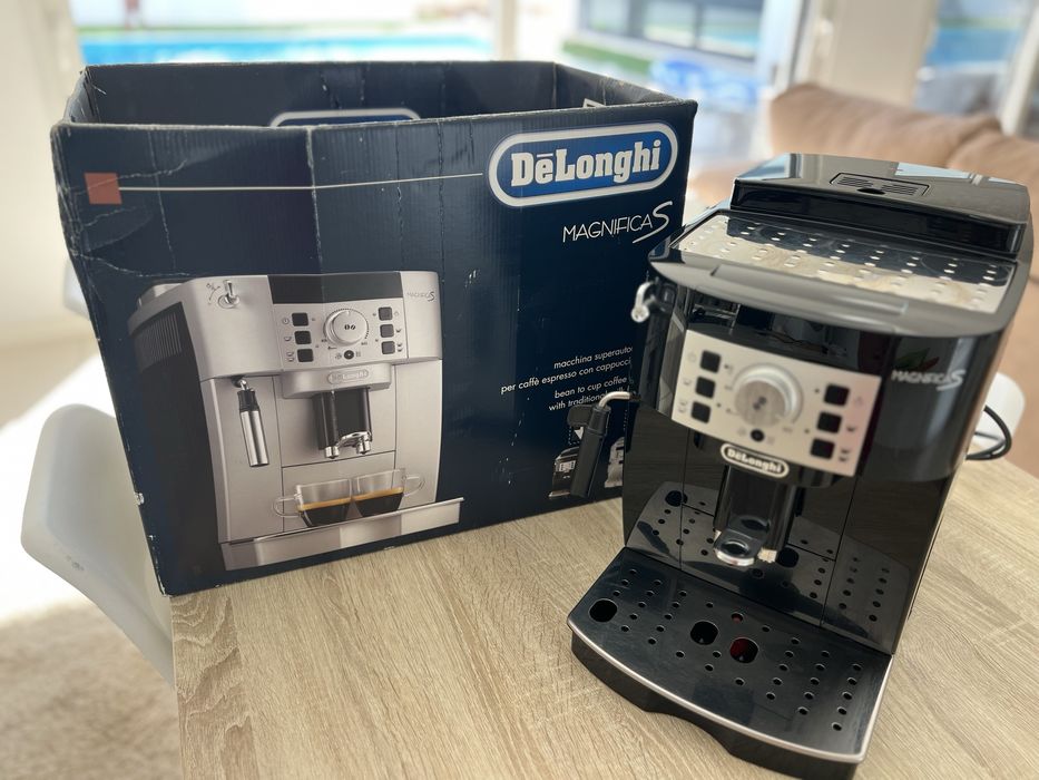 Maquina Café Delonghi Magnifica S Preta