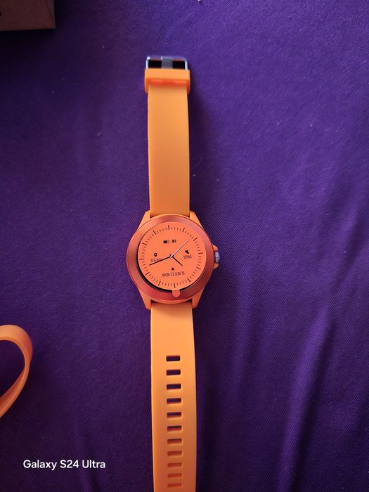 Sprzedam nowy zegarek smartfach