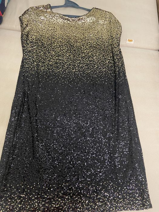 Продаем нарядное платье