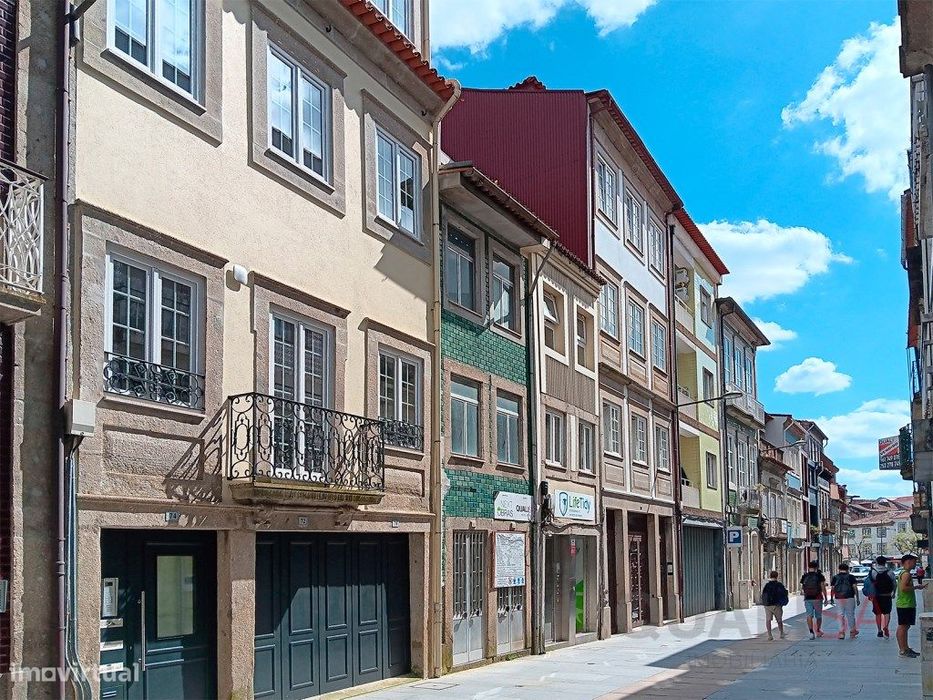 Apartamento T1 novo, equipado e mobilado no centro histórico de Bra...