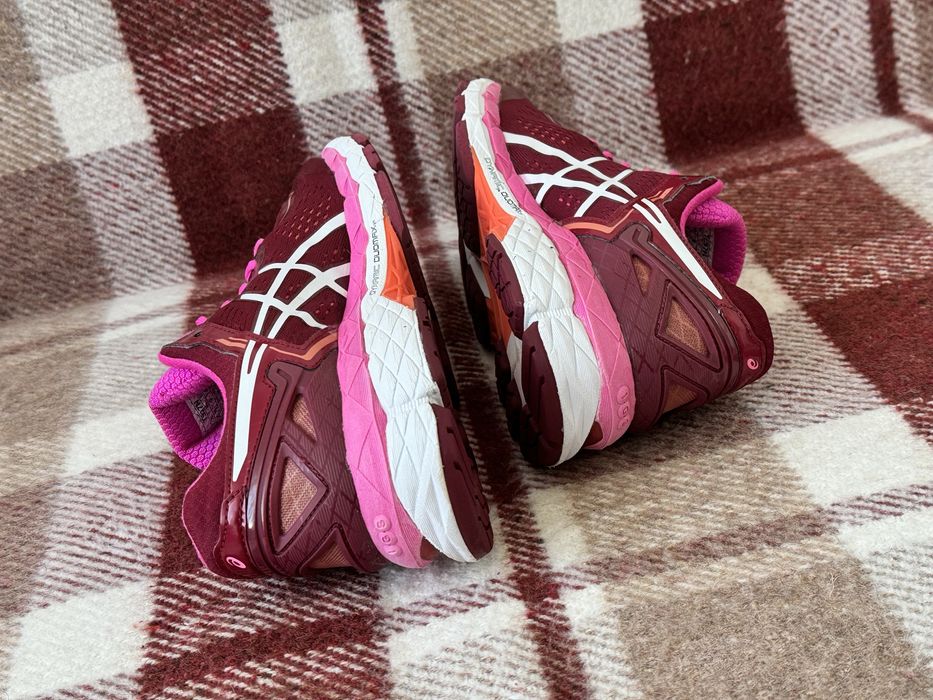 (Оригінал) жіночі кросівки Asics Gel-Kayano, розмір 39