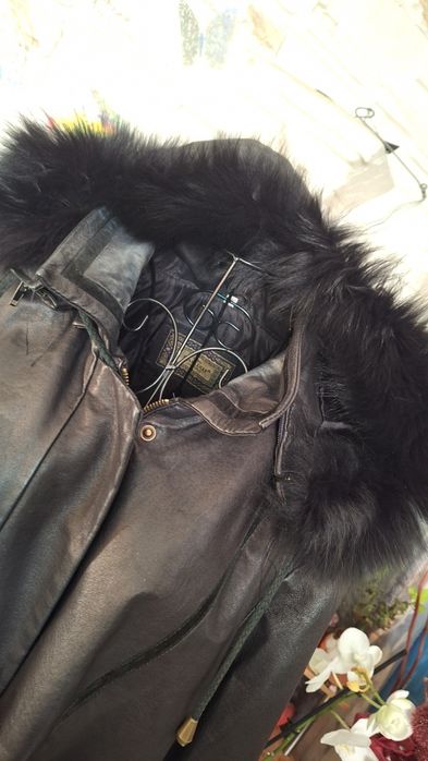 Sprzedam damski płaszczyk że skóry