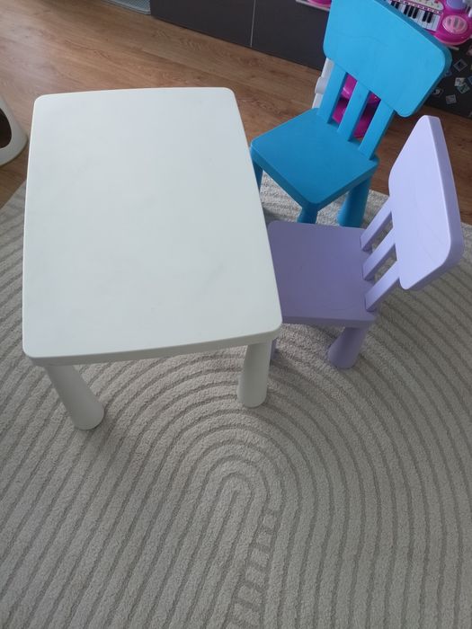 Stolik i 2 krzesełka z IKEA