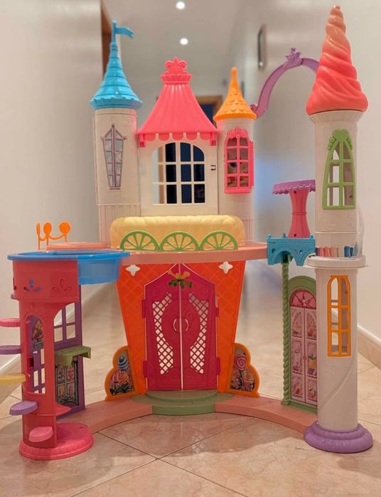 Castelo da Barbie com acessórios