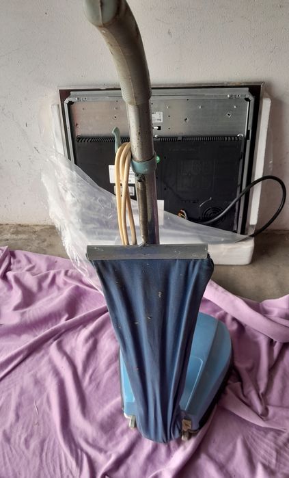 Aspiradores antigo de três escovas de limpeza
