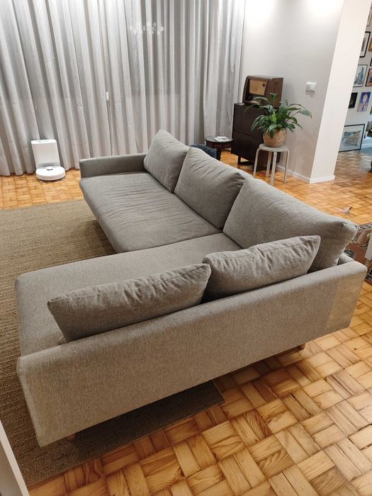 Sofá chaise-longue (cor areia)