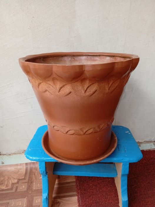 Продам вазон, для большого цветка