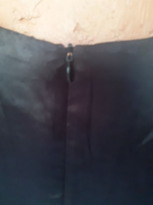 Czarna sukienka z cekinami