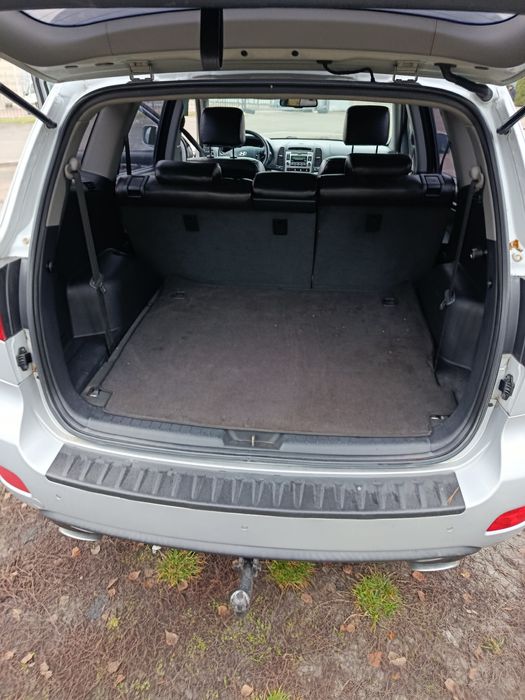 Продається Hyundai Santa FE надійне, обслужена сімейне авто.