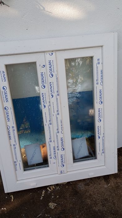 Janela PVC com estores