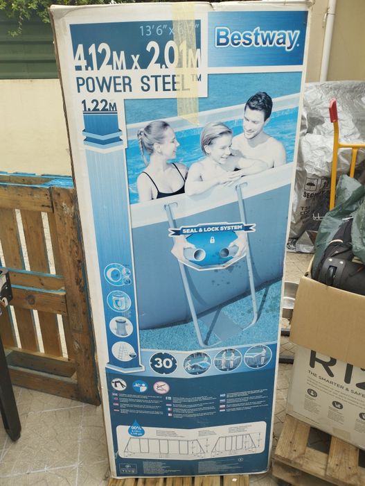 Piscina Bestway 412x201x122 como nova