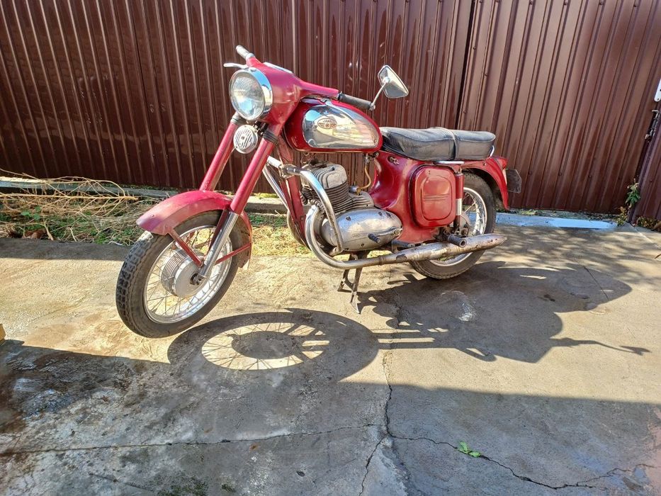 Ява 360  старушка