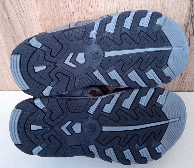 Нові німецькі дитячі босоніжки на липучках, сірі сандалі, літо, р. 26