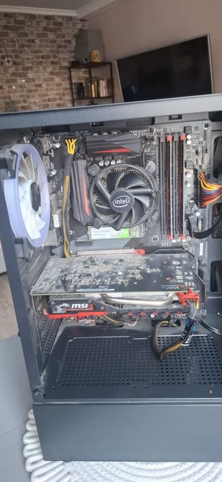 Komputer stacjonarny rezerwacja do soboty