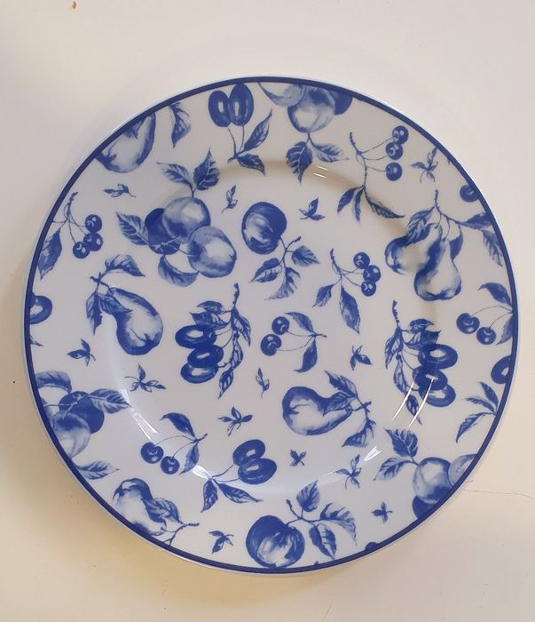 19 DEZEMBRO.Serviço jantar, café e chá 100 peças Azul