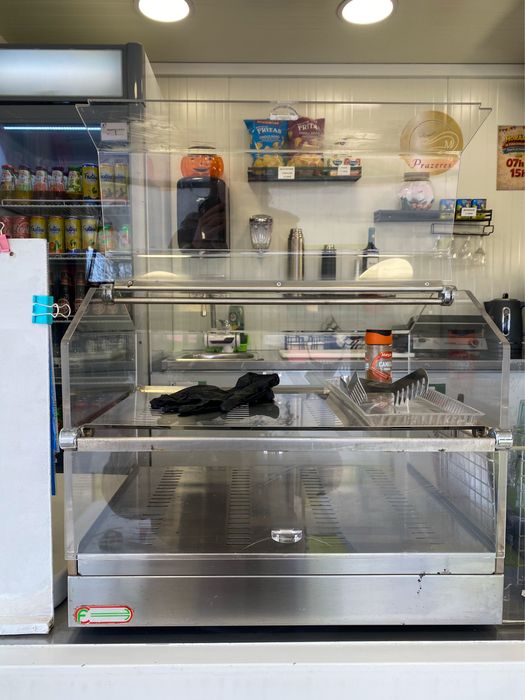 Roulote totalmente equipada - negócio pronto