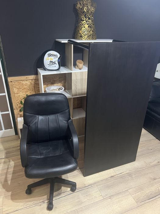 Secretária , cadeira , estante Ikea personalizada