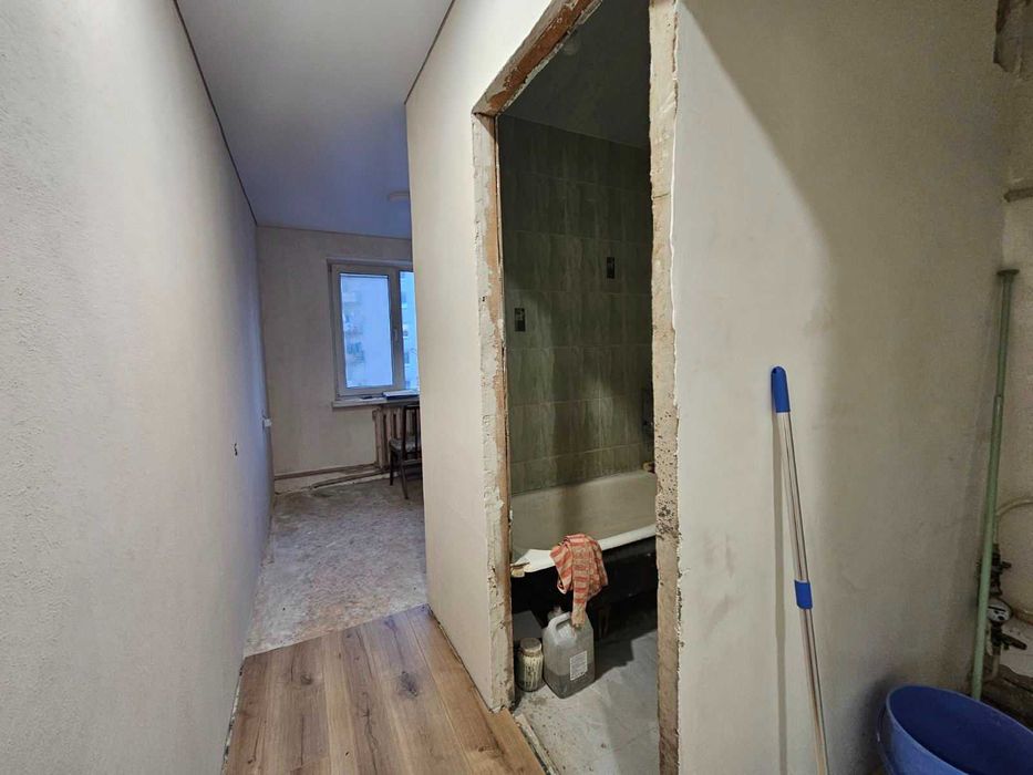 Продається чотирикімнатна квартира в районі Польової