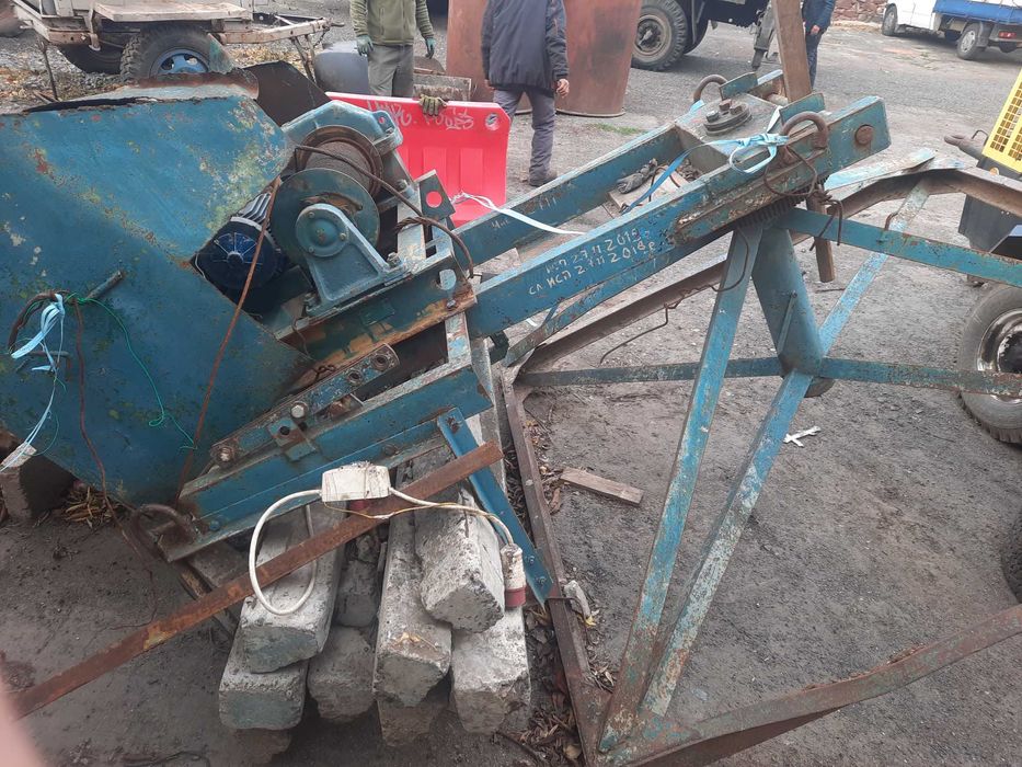 Кран Піонер на поворотній платформі