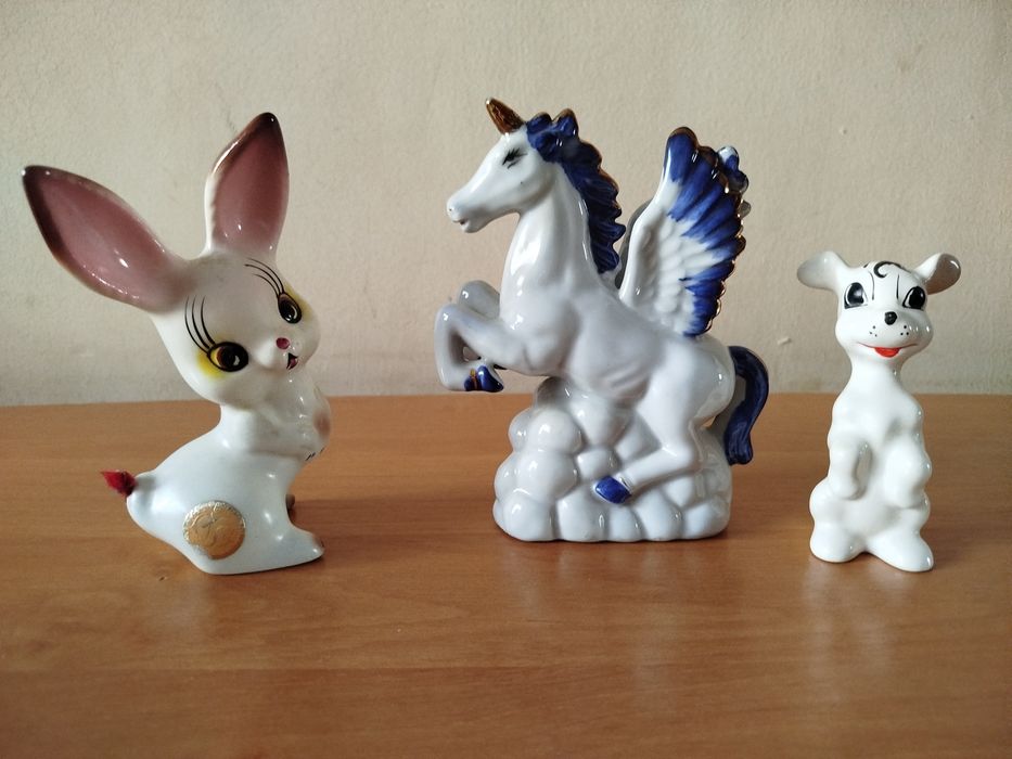 Статуэтки, фигурки, писанки и др.