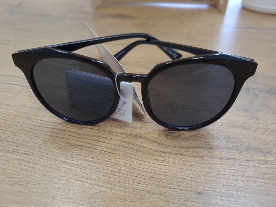 Okulary przeciwsłoneczne nowe czarne