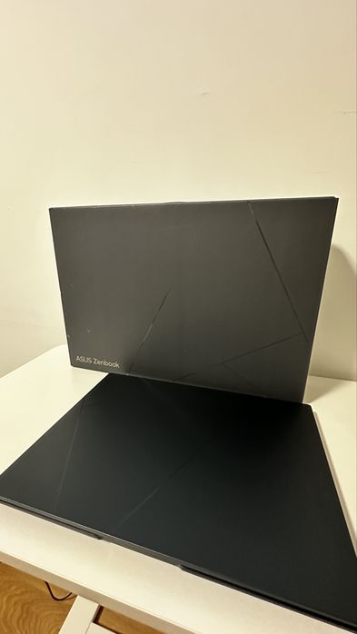 ASUS Zenbook 14” OLED intel i7 12th Gen 16GB 1TB