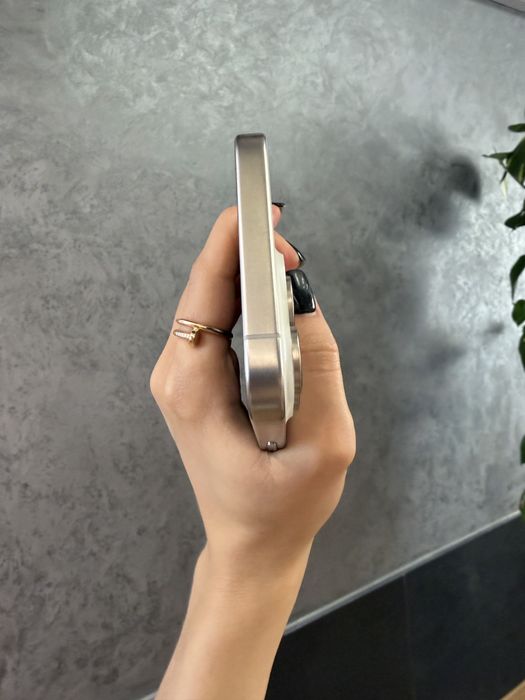 Б/у IPHONE 15Pro Max 256 White Titanium Neverlock Костюшка,5 igrand