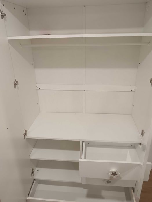 Roupeiro quarto criança da trama