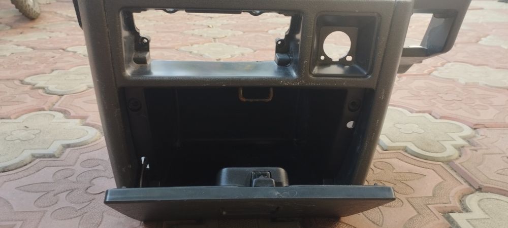 Бардачок Toyota camri 1988
