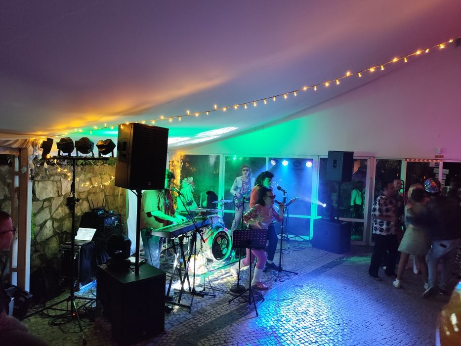 Aluguer de audiovisuais, som e luz para eventos e casamentos