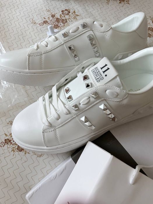 кросівки Valentino