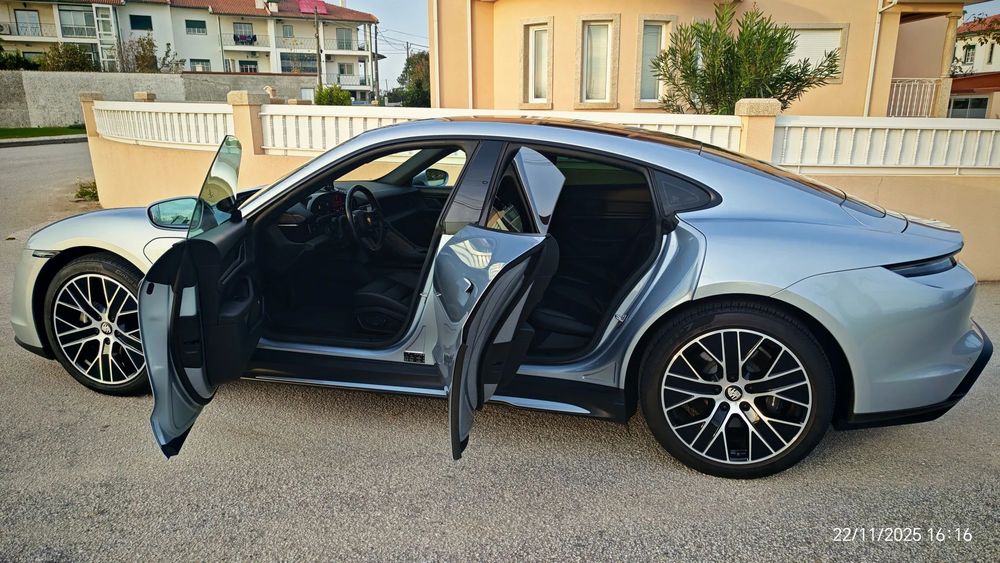 Porsche Taycan Standard
