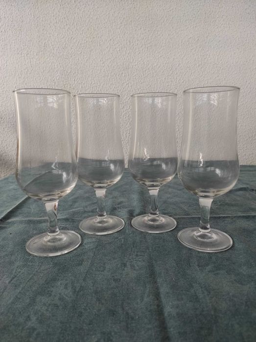 Copos de Vidro Altos