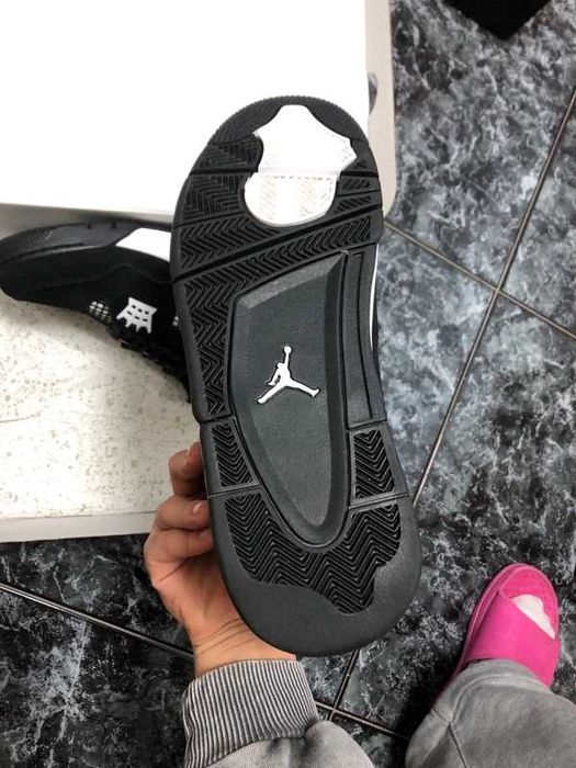 Jordan 4 Retro White Thunder R.39