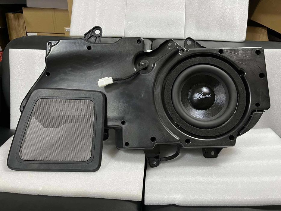 Сабвуфер в штатное место Toyota Prado 150 (2009+) Стелс 8" | 400W | Киев