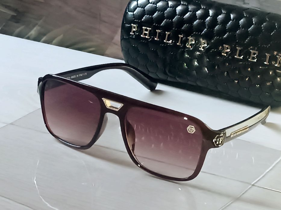 Брендові  окуляри  Phillip Plein