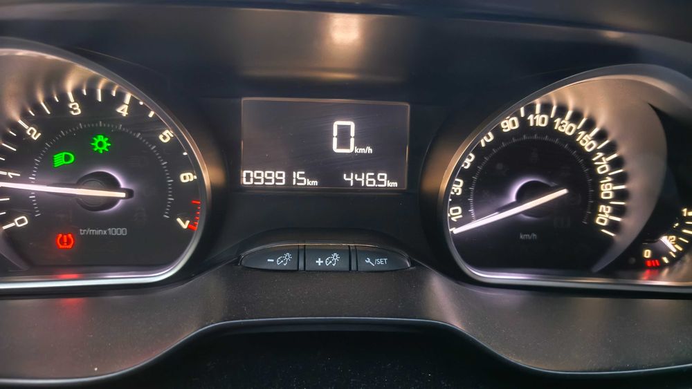 Peugeot 208 1.2 Puretech Style 82cv