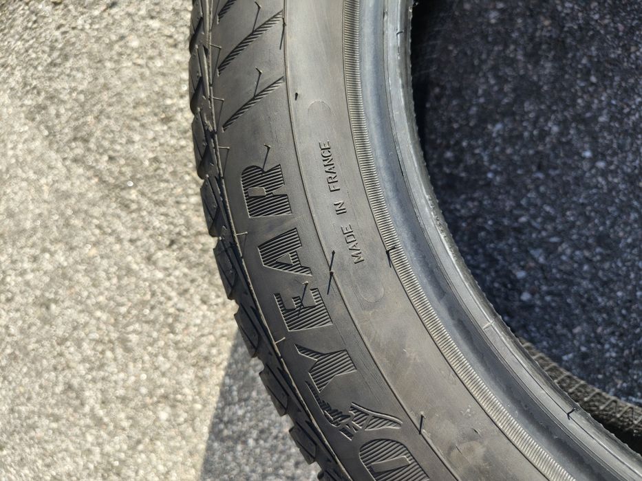 НОВІ  ШИНИ 215/55 17 Goodyear  всезезон