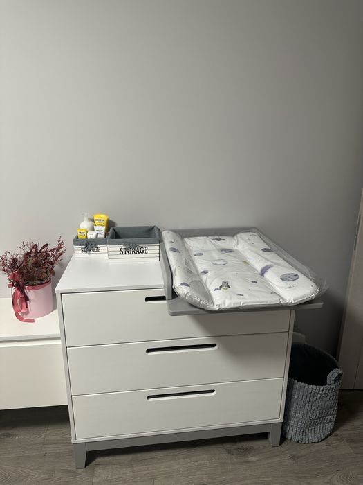 Дитячий пеленальний комод з пеленатором