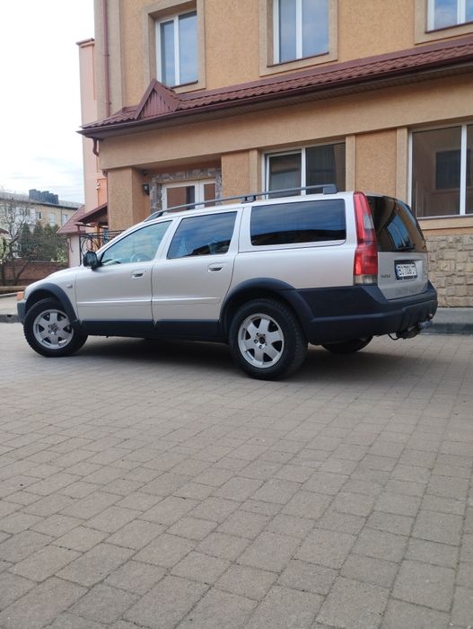 Продам Volvo XC70 2.4 Diesel — Надійний та доглянутий крос-універсал!