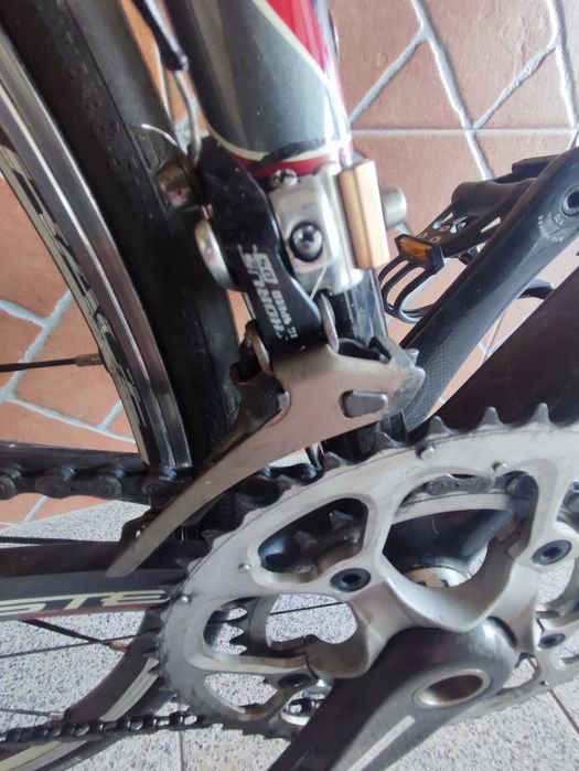 Bicicleta de estrada em carbono GOKA