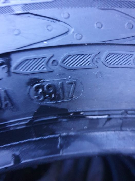 4x 215/65 R16C 109/107T Continental Vanco2